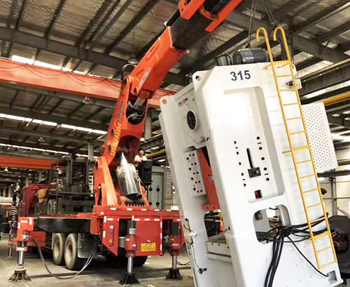 芜湖三山附近随车吊出租，轻松解决运输难题