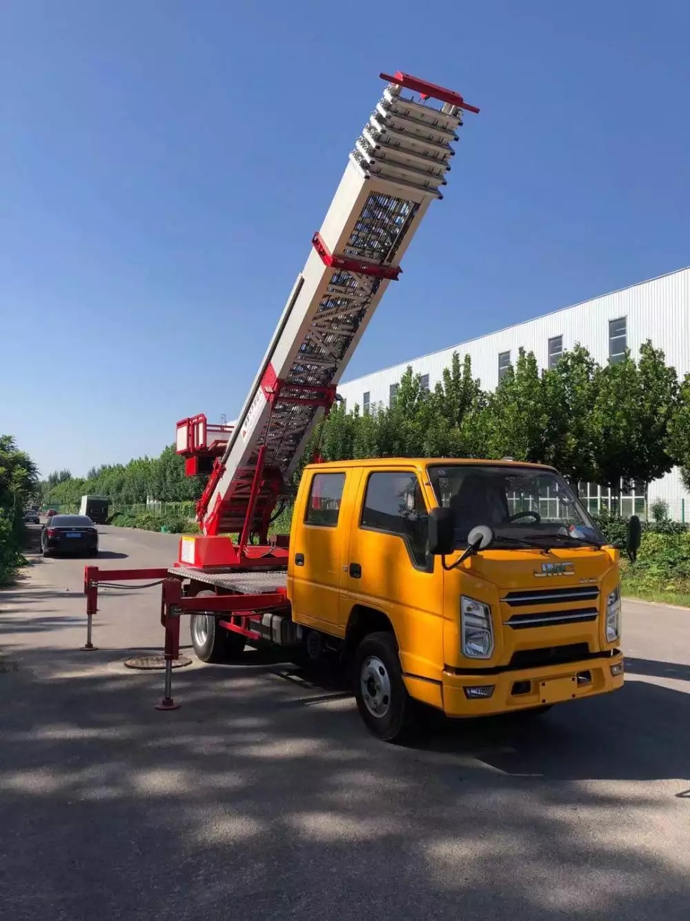 芜湖三山附近的云梯车出租服务：轻松解决高空作业需求