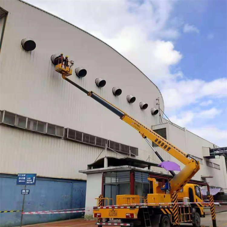 芜湖三山高空作业车出租服务：专业广告牌安装解决方案