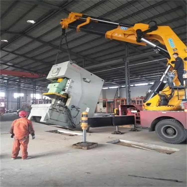 芜湖三山80吨折臂吊车出租附近电话